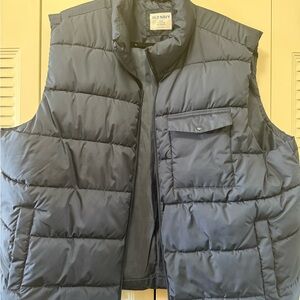 Old Navy Men's BLACK picture makes it look like grey!